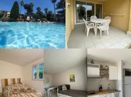 Appartement en résidence privée, face à la mer avec accès direct plage