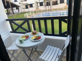 Apartment complex with swimming pool, hotel in Oued Laou