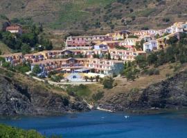 F3 en bord de mer avec piscine, hotell i Cerbère