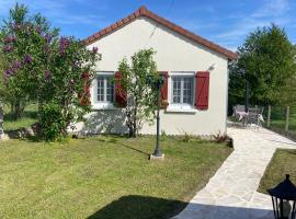 La Petite Bonbonnière, proche du Zoo de Beauval, au calme, hotel i Billy