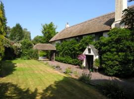 Duddings Country Cottages, hotel con estacionamiento en Minehead