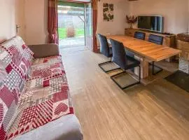 2 Bedroom Cozy Home In Beaulieu