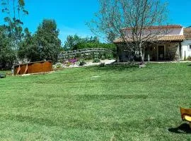 Casal das Fontainhas- Country Farmhouse with Pool