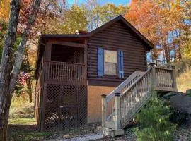 Log Cabin Walkable to Lake Lure & Chimney Rock - Blue Skies