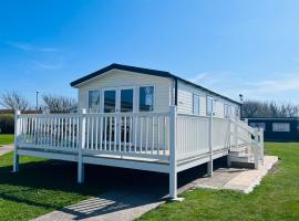 Three Bedroom Caravan, apartment in Camber