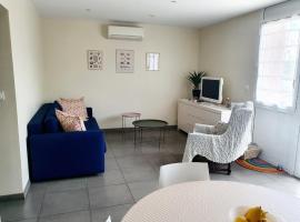 Appartement plein pied climatisé dans maison catalane, hotel en Bompas