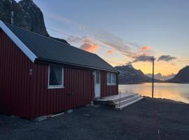 Reinefjord panorama, cottage in Moskenes