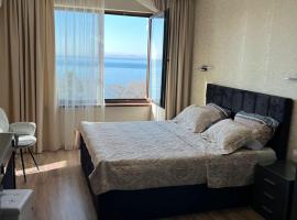 Luxury SeaView Penthouse Apartments at Valencia Gardens, luksushotell sihtkohas Burgas City