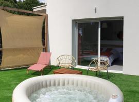 Les Suites du XV, homestay in Cap d'Agde