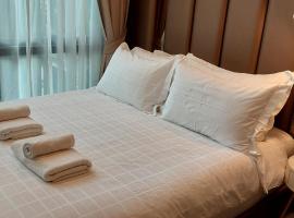 Execlusive Suite 209 by Forest Khaoyai: Ban Huai Sok Noi şehrinde bir otel