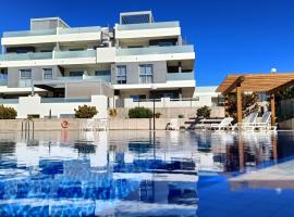 Amplio y cómodo apartamento., hotel amb piscina a Granadilla de Abona