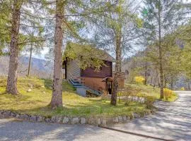 Rozi's Riverside Cottage - Happy Rentals