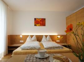 Waalhof Ferienwohnung Mohnblume, hotel in Schlanders