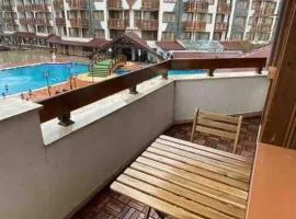 Lovely private apartment in Belelvedre