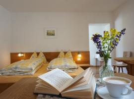 Waalhof Ferienwohnung Kastanie, hotel in Schlanders