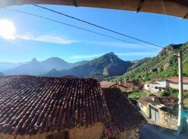 Casa rústica en Dobres con vistas a la montaña, hotel v destinaci Dobres