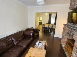 Sherwood Terrace 3 Bedroom 1 Double Bed 4 Single Beds Entire Property Contractors Welcome