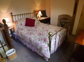 Cottage - Sleeps 2 - Garden - Parking