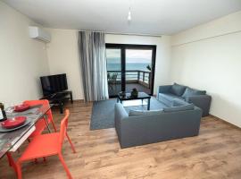 Seacoast Apartments 1 !, nhà nghỉ dưỡng gần biển ở Kamena Vourla