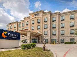 Comfort Inn & Suites Fort Worth - Fossil Creek, hotel near Fort Worth Meacham International - FTW, Fort Worth