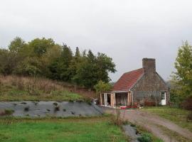 Les Berthaumes, hotel Clécyben