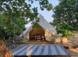 Rock Oak Camp, glamping site sa Imotski