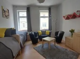 Schöne Zwei-Zimmer-Wohnung "W2" mit 4 Einzelbetten und WLAN in Zwenkau bei Leipzig im Neuseenland