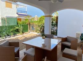 Acogedor apartamento en la playa vera、ベラのホテル