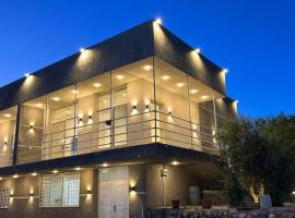 Chalets in the middle of Ajloun forests شاليه و مزرعة في وسط غابات عجلون ที่พักให้เช่าในอัจลูน