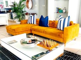 Summerstrand Boutique Beach Apartment: Summerstrand şehrinde bir otel