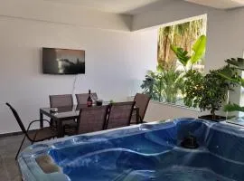 Carisa Deluxe Apartment With Jacuzzi