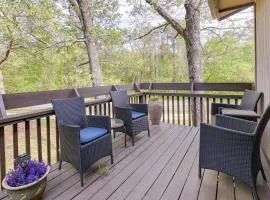 Bella Vista Townhome with Deck Near Back 40 Trails!