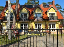 Dom pod Sosnami, hotel en Pobierowo