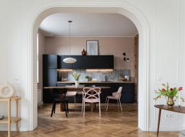 HORAMI Villa - ORIGAMI Apartment mit Terrasse, hotel em Malchow