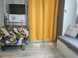 Mobil Home "les loulous" 4 a 6 personnes, מלון במימיזאן