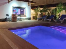 Luxury Palm Suites, family hotel in Reguengos de Monsaraz