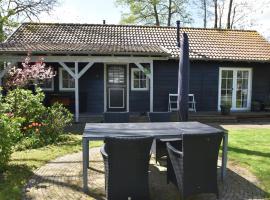 Amazing holiday home in Goedereede with garden, hotel in Goedereede