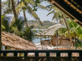 Amami Beach Resort, hotel dengan jacuzzi di Puerto Galera