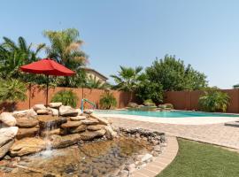 Oasis Villa With Pool, Putting Green & Pool Table、Maricopaの別荘