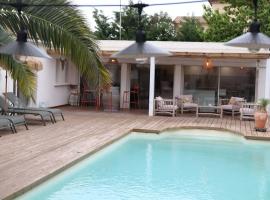 La Maison du Bonheur 195 m2 - Piscine - Jacuzzi - Proche Plage, מלון באמארג