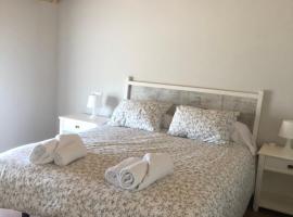 La Bodega de Antonio, pet-friendly hotel in Faramontanos de T&aacute;bara