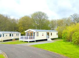 Sand Le Mere Holiday Village Caravan hire, resort i Tunstall