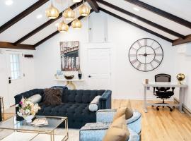 Cowry Acres - 11 Acre Enchanted Retreat, Hot Tub, hotel v destinaci New Hope