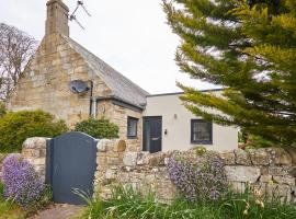 Host & Stay - The Lodge, hotel with parking in Warkworth