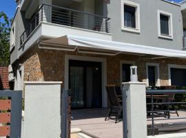 Nikiti Heart Luxury Villa, holiday home in Nikiti