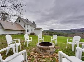 17-Acre Vermont Escape with Panoramic Mountain Views, hotel in Cavendish
