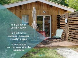 La cabane – hotel w mieście Saint-Laurent-de-Médoc