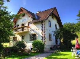 Villa Löcker, hotel en Mariapfarr