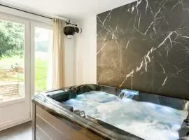 LE CHILL Suite & SPA (Jacuzzi et Sauna privés)