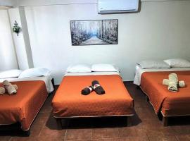 Loft Centrico 3 camas matri, minisplit, estacionamiento, refrigerador,microhondas ( 3), hôtel avec parking à Ciudad Valles